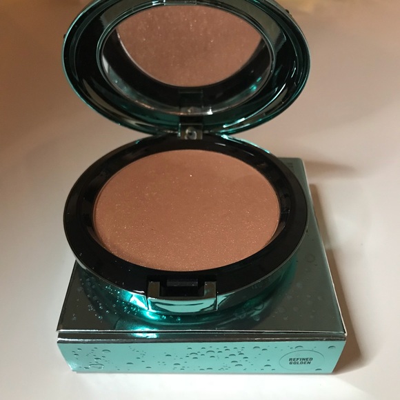 MAC Alluring Aquatic
